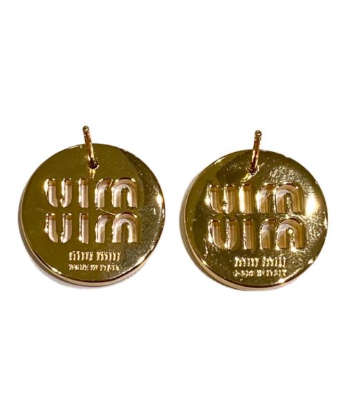 MIU MIU（ミュウミュウ）MIU MIU (ミュウミュウ) ロゴピアス ゴールドの古着・服飾アイテム