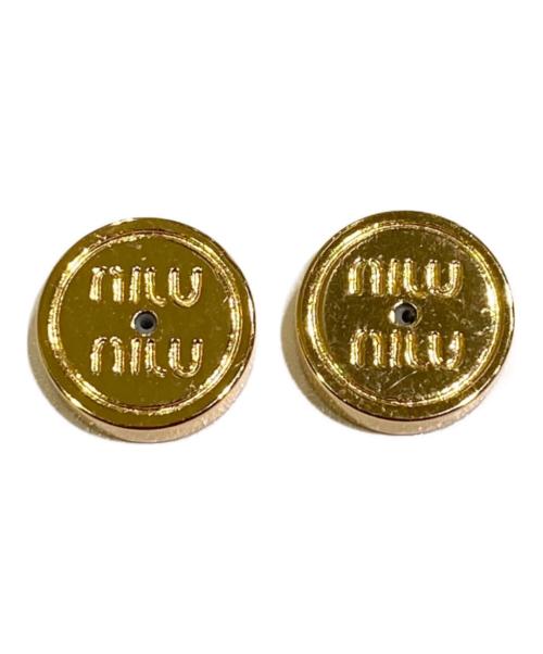 MIU MIU（ミュウミュウ）MIU MIU (ミュウミュウ) ロゴピアス ゴールドの古着・服飾アイテム