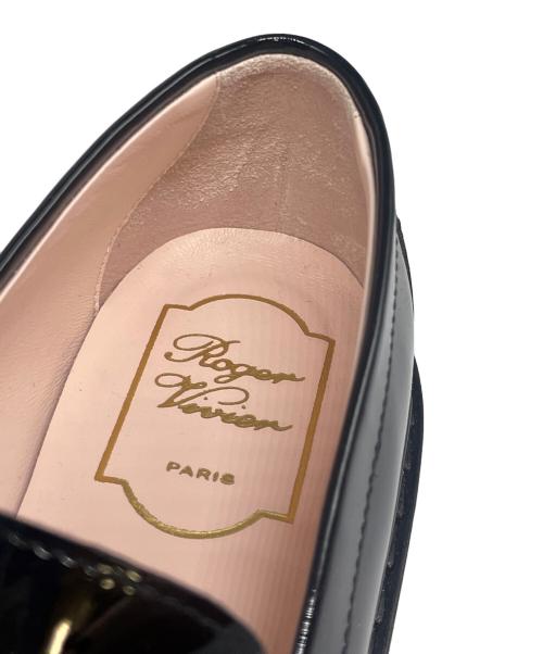 Roger Vivier（ロジェ ヴィヴィエ）Roger Vivier (ロジェ ヴィヴィエ) ヴィヴ レンジャー パテントレザー ローファー ブラック サイズ:37の古着・服飾アイテム