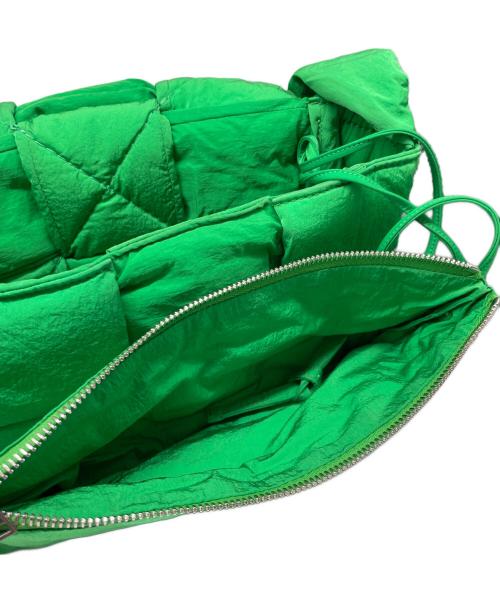 BOTTEGA VENETA（ボッテガベネタ）BOTTEGA VENETA (ボッテガベネタ) PADDED CASSETTE/ パデットテックカセット グリーン サイズ:ミディアム/mediumの古着・服飾アイテム