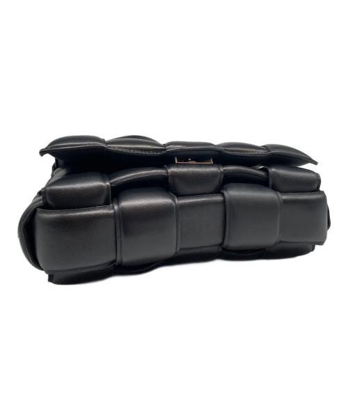 BOTTEGA VENETA（ボッテガベネタ）BOTTEGA VENETA (ボッテガベネタ) Padded Cassette Shoulder Bag Nero/パデット カセット ショルダーバッグ  ブラックの古着・服飾アイテム