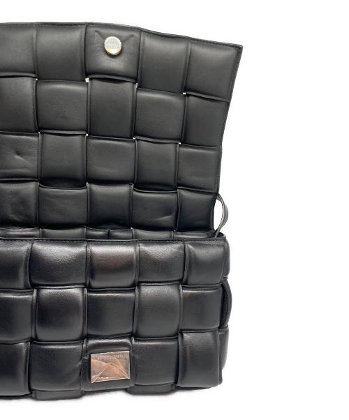 BOTTEGA VENETA（ボッテガベネタ）BOTTEGA VENETA (ボッテガベネタ) Padded Cassette Shoulder Bag Nero/パデット カセット ショルダーバッグ  ブラックの古着・服飾アイテム