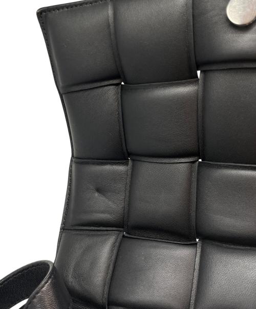BOTTEGA VENETA（ボッテガベネタ）BOTTEGA VENETA (ボッテガベネタ) Padded Cassette Shoulder Bag Nero/パデット カセット ショルダーバッグ  ブラックの古着・服飾アイテム
