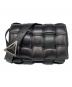 BOTTEGA VENETA（ボッテガベネタ）の古着「Padded Cassette Shoulder Bag Nero/パデット カセット ショルダーバッグ 」｜ブラック