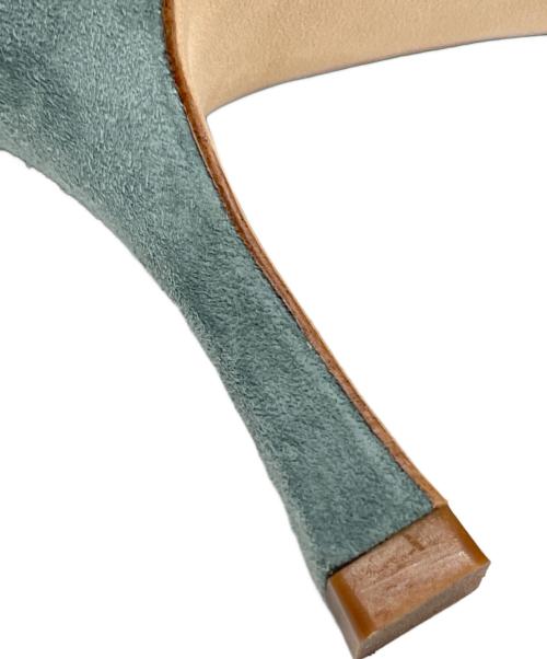 Manolo Blahnik（マノロブラニク）Manolo Blahnik (マノロブラニク) ポインテッドトゥパンプス ライトグレー サイズ:35 1/2の古着・服飾アイテム