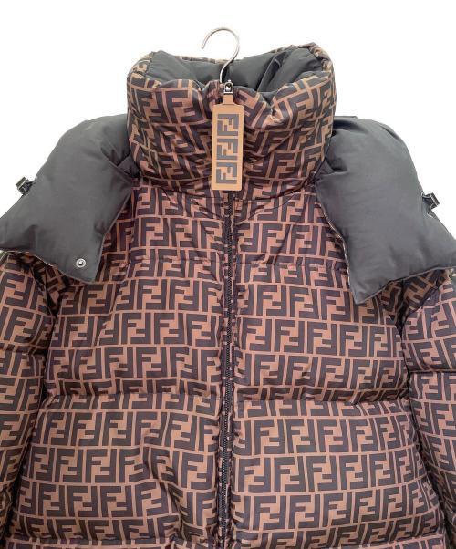 FENDI（フェンディ）FENDI (フェンディ) FFロゴ ダウンジャケット ブラウン サイズ:Ｓの古着・服飾アイテム