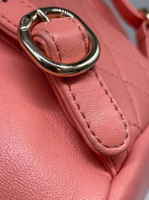CHANEL（シャネル）CHANEL (シャネル) ミニ チェーン リュック・デイパック  ピンクの古着・服飾アイテム