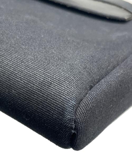 HERMES（エルメス）HERMES (エルメス) エールバッグクラッチ ブラック×アイボリーの古着・服飾アイテム