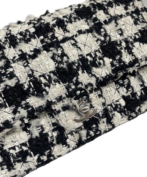 CHANEL（シャネル）CHANEL (シャネル) Wフラップ マトラッセ ツイードショルダーバッグ ホワイト×ブラック サイズ:25の古着・服飾アイテム