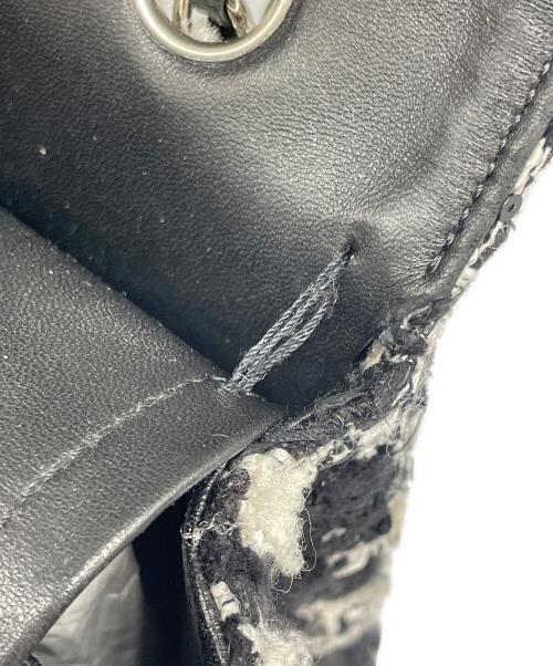 CHANEL（シャネル）CHANEL (シャネル) Wフラップ マトラッセ ツイードショルダーバッグ ホワイト×ブラック サイズ:25の古着・服飾アイテム