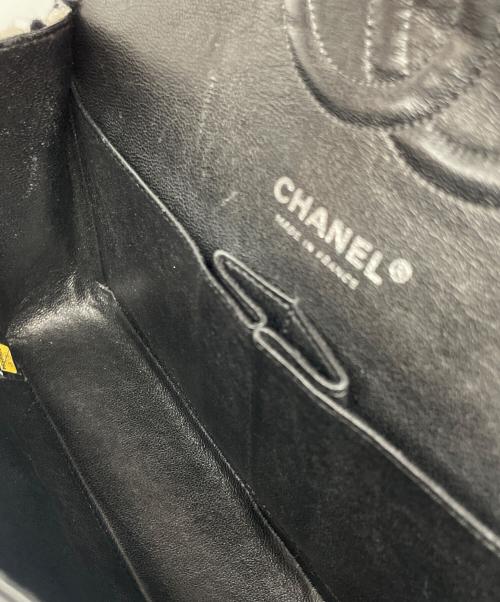 CHANEL（シャネル）CHANEL (シャネル) Wフラップ マトラッセ ツイードショルダーバッグ ホワイト×ブラック サイズ:25の古着・服飾アイテム