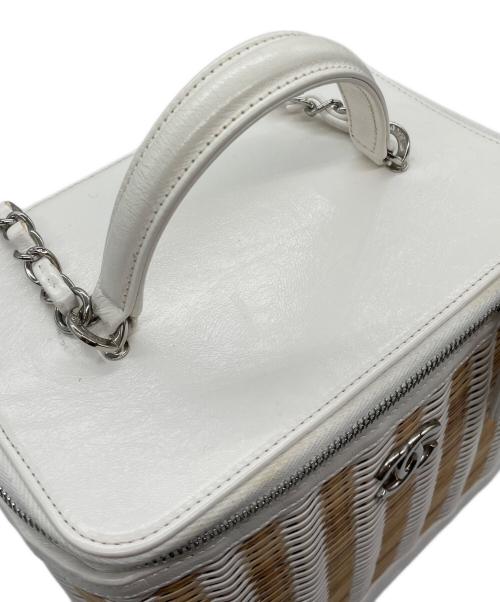 CHANEL（シャネル）CHANEL (シャネル) バニティ バッグ ラタン ホワイト×ナチュラルの古着・服飾アイテム