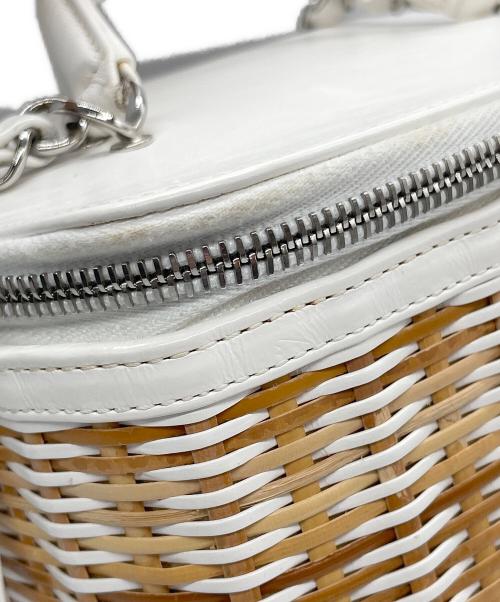 CHANEL（シャネル）CHANEL (シャネル) バニティ バッグ ラタンショルダーバッグ ホワイト×ナチュラルの古着・服飾アイテム