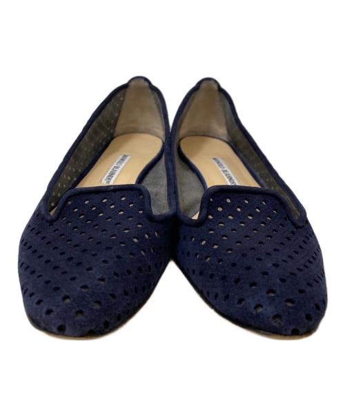 Manolo Blahnik（マノロブラニク）Manolo Blahnik (マノロブラニク) パンチングスウェードパンプス ネイビー サイズ:37の古着・服飾アイテム