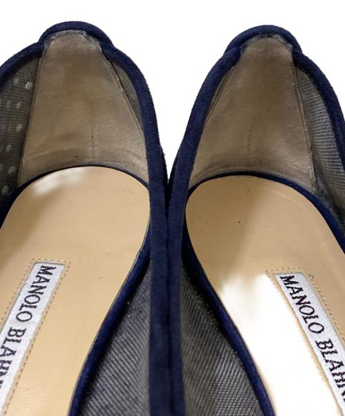 Manolo Blahnik（マノロブラニク）Manolo Blahnik (マノロブラニク) パンチングスウェードパンプス ネイビー サイズ:37の古着・服飾アイテム