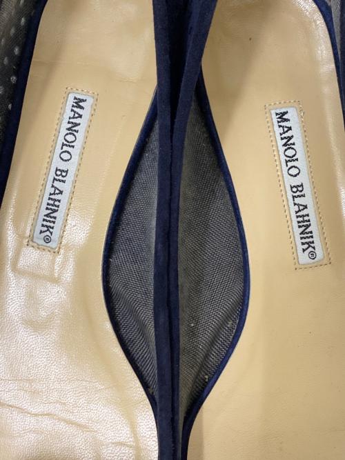 Manolo Blahnik（マノロブラニク）Manolo Blahnik (マノロブラニク) パンチングスウェードパンプス ネイビー サイズ:37の古着・服飾アイテム