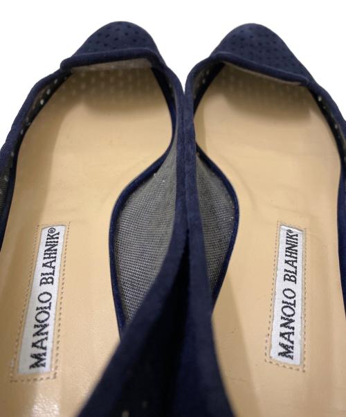 Manolo Blahnik（マノロブラニク）Manolo Blahnik (マノロブラニク) パンチングスウェードパンプス ネイビー サイズ:37の古着・服飾アイテム