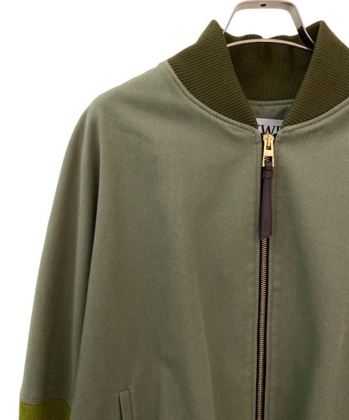 LOEWE（ロエベ）LOEWE (ロエベ) ナグラムロゴ レザーストラップ ボンバー ジャケット カーキ サイズ:36の古着・服飾アイテム