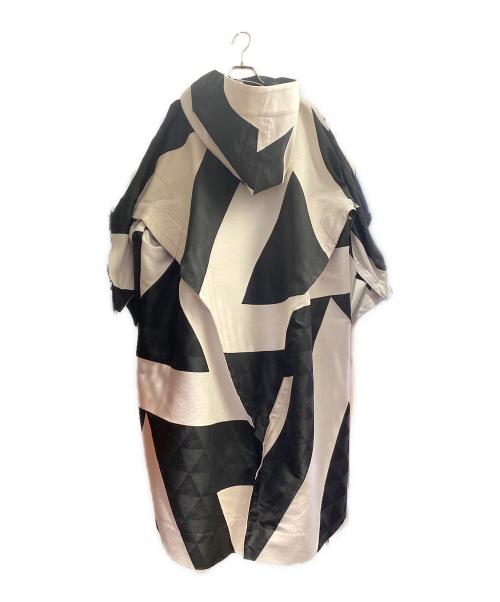 ISSEY MIYAKE MEN（イッセイミヤケメン）ISSEY MIYAKE MEN (イッセイミヤケメン) ジオメトリックオーバーコート ブラック×ベージュ サイズ:3の古着・服飾アイテム