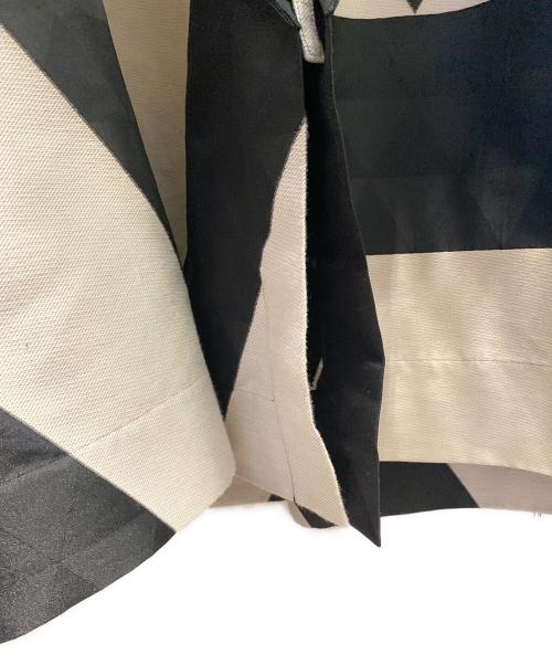 ISSEY MIYAKE MEN（イッセイミヤケメン）ISSEY MIYAKE MEN (イッセイミヤケメン) ジオメトリックオーバーコート ブラック×ベージュ サイズ:3の古着・服飾アイテム