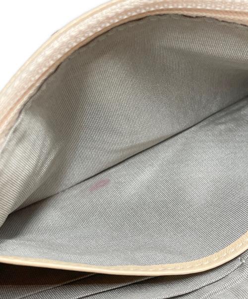 CHAENL（シャネル）CHAENL (シャネル) ハーフムーン チェーンウォレット ベージュの古着・服飾アイテム