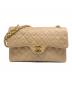 CHANEL（シャネル）の古着「Wフラップ マトラッセ ラムスキン」｜ベージュ
