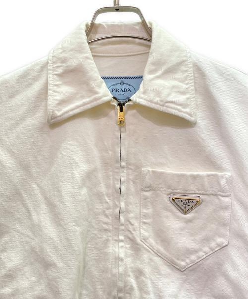 PRADA（プラダ）PRADA (プラダ) プレート付 デニムジャケット ホワイト サイズ:36の古着・服飾アイテム