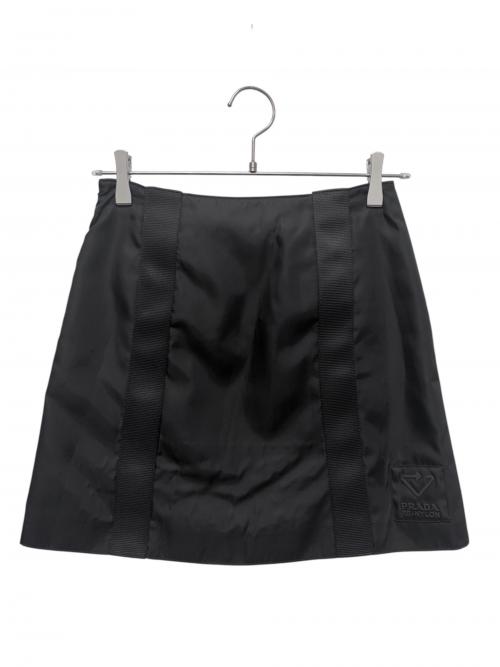 PRADA（プラダ）PRADA (プラダ) Re Nylon トライアングルロゴ スカート ブラック サイズ:36の古着・服飾アイテム