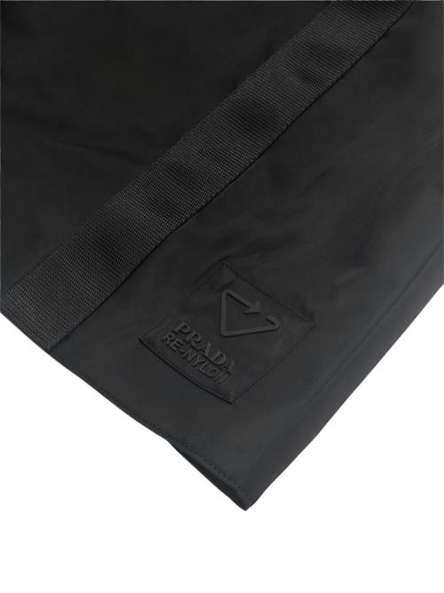 PRADA（プラダ）PRADA (プラダ) Re Nylon トライアングルロゴ スカート ブラック サイズ:36の古着・服飾アイテム