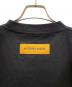 中古・古着 LOUIS VUITTON (ルイ ヴィトン) エンボスLV Tシャツ ブラック サイズ:Ｓ：65000円
