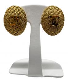 CHANEL（シャネル）の古着「ロゴマークイヤリング」｜ゴールド