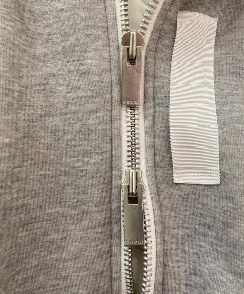 sacai（サカイ）sacai (サカイ) デザインショートフーディー ライトグレー サイズ:2の古着・服飾アイテム