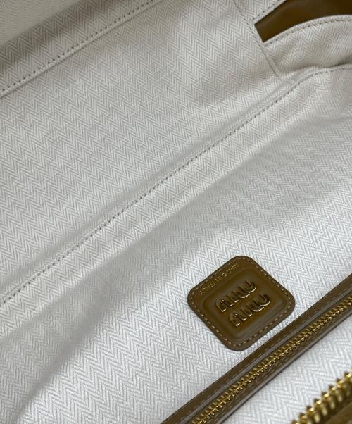 MIU MIU（ミュウミュウ）MIU MIU (ミュウミュウ) スエード ボー バッグ オリーブグリーンの古着・服飾アイテム