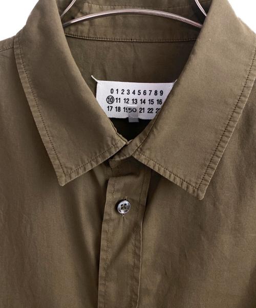 Maison Margiela（メゾンマルジェラ）Maison Margiela (メゾンマルジェラ) スリム レギュラーカラーシャツ カーキ サイズ:50の古着・服飾アイテム