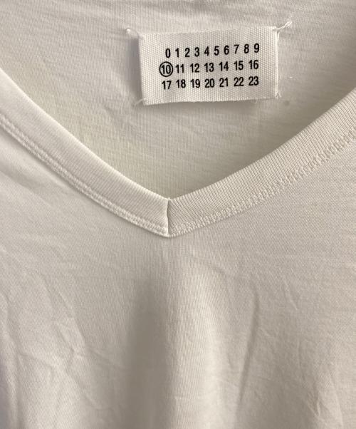 Maison Margiela（メゾンマルジェラ）Maison Margiela (メゾンマルジェラ) Vネック半袖カットソー ホワイト サイズ:Lの古着・服飾アイテム
