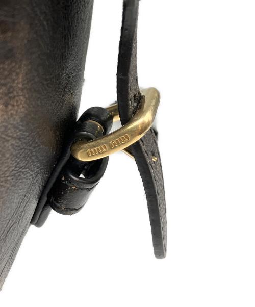 MIU MIU（ミュウミュウ）MIU MIU (ミュウミュウ) ポケット ナッパレザー バッグ 5BC189 ダークブラウンの古着・服飾アイテム