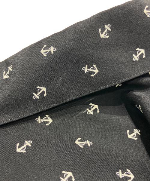 Saint Laurent Paris（サンローランパリ）Saint Laurent Paris (サンローランパリ) アンカー 総柄シャツ ブラック サイズ:39の古着・服飾アイテム