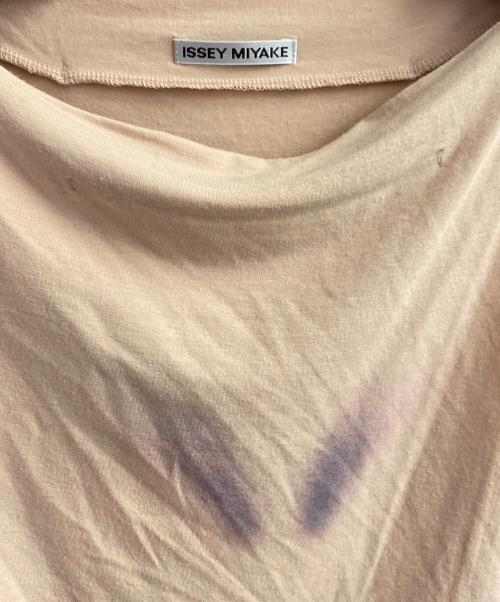 ISSEY MIYAKE（イッセイミヤケ）ISSEY MIYAKE (イッセイミヤケ) ノースリーブラメカットソー ベージュ サイズ:2の古着・服飾アイテム