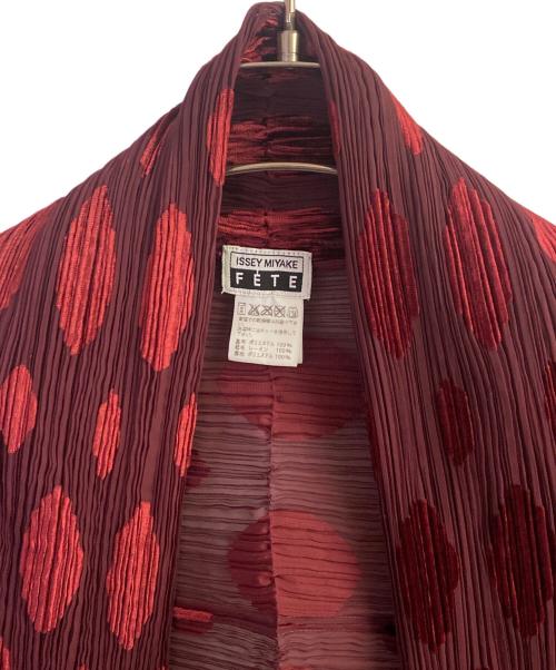 ISSEY MIYAKE FETE（イッセイミヤケフェット）ISSEY MIYAKE FETE (イッセイミヤケフェット) プリーツカーディガン ブラウン サイズ:2の古着・服飾アイテム