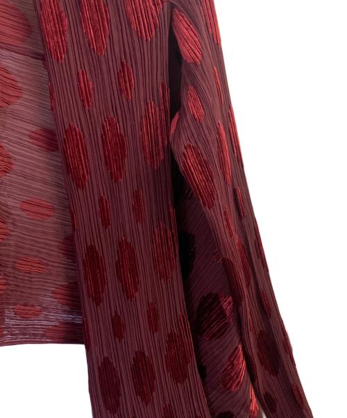ISSEY MIYAKE FETE（イッセイミヤケフェット）ISSEY MIYAKE FETE (イッセイミヤケフェット) プリーツカーディガン ブラウン サイズ:2の古着・服飾アイテム