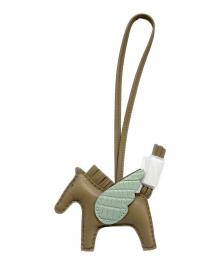 HERMES（エルメス）の古着「ペガサスPM タッチ」｜エトゥープ