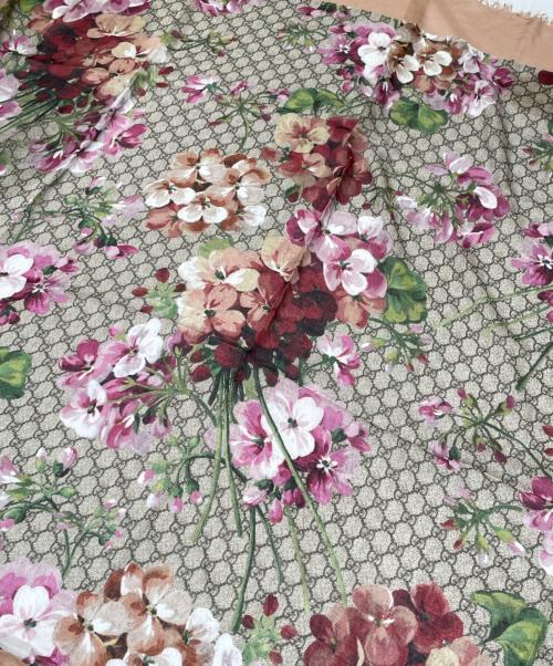 GUCCI（グッチ）GUCCI (グッチ) GG ブルームス ショール ピンクの古着・服飾アイテム