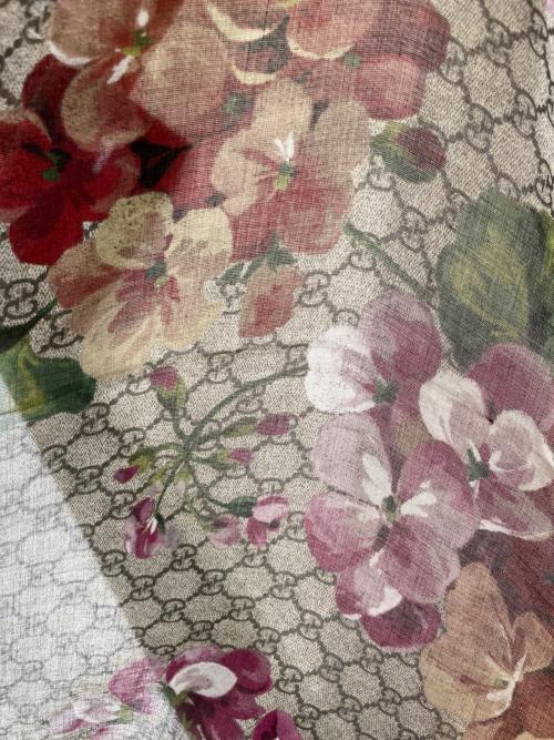 GUCCI（グッチ）GUCCI (グッチ) GG ブルームス ショール ピンクの古着・服飾アイテム