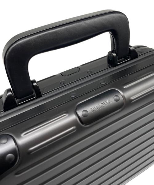 RIMOWA（リモワ）RIMOWA (リモワ) クロスボディバッグ 16 ブラックの古着・服飾アイテム