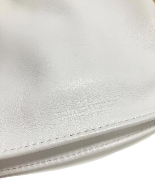 BOTTEGA VENETA（ボッテガベネタ）BOTTEGA VENETA (ボッテガベネタ) THE MINI TWIST ミニ ザ ツイスト ホワイトの古着・服飾アイテム