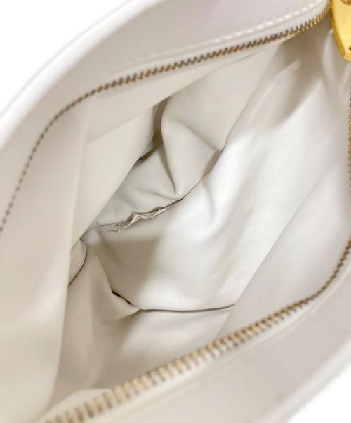 BOTTEGA VENETA（ボッテガベネタ）BOTTEGA VENETA (ボッテガベネタ) THE MINI TWIST ミニ ザ ツイスト ホワイトの古着・服飾アイテム