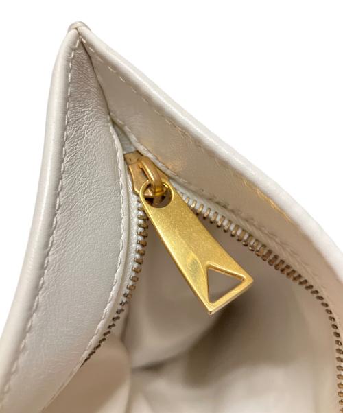 BOTTEGA VENETA（ボッテガベネタ）BOTTEGA VENETA (ボッテガベネタ) THE MINI TWIST ミニ ザ ツイスト ホワイトの古着・服飾アイテム
