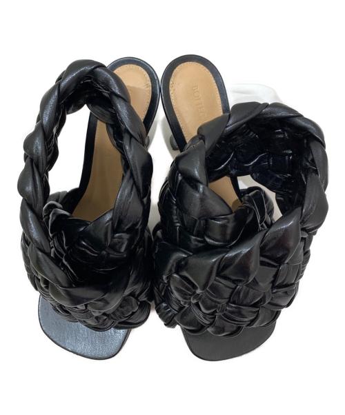 BOTTEGA VENETA（ボッテガベネタ）BOTTEGA VENETA (ボッテガベネタ) イントレチャート クロスサンダル ブラック サイズ:38の古着・服飾アイテム