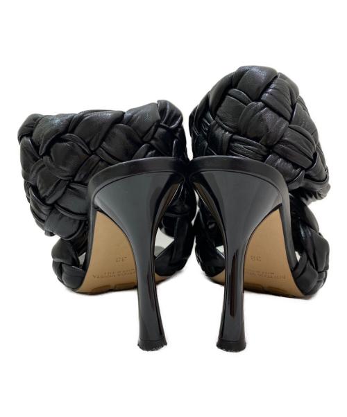 BOTTEGA VENETA（ボッテガベネタ）BOTTEGA VENETA (ボッテガベネタ) イントレチャート クロスサンダル ブラック サイズ:38の古着・服飾アイテム