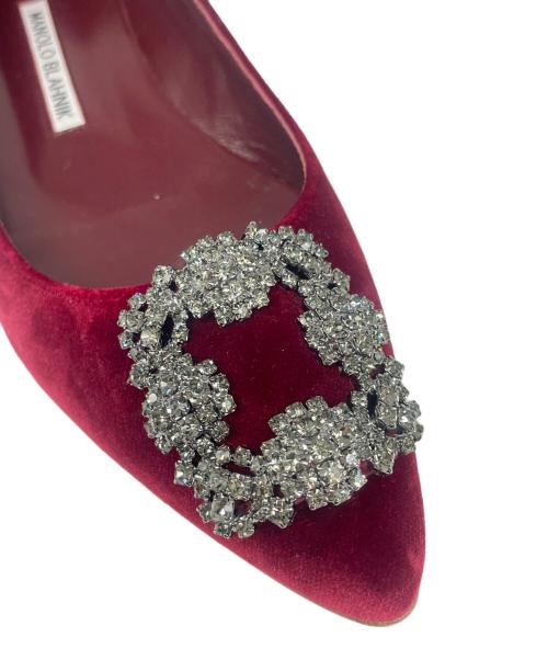 Manolo Blahnik（マノロブラニク）Manolo Blahnik (マノロブラニク) HANGISIFLAT ベルベット ビジューパンプス ボルドー サイズ:38の古着・服飾アイテム